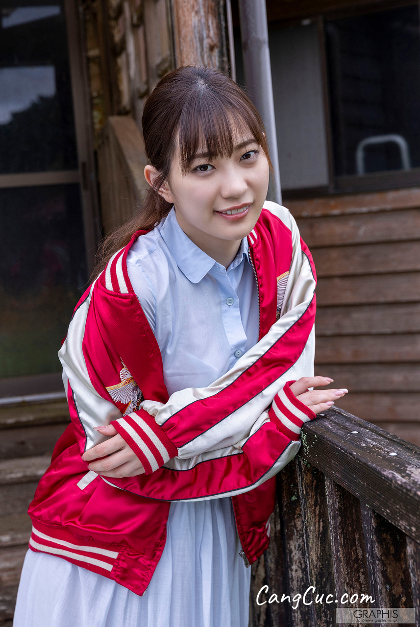 [JP] Akari Mitani (美谷朱音) – [Graphis Gals] No.560 Vermilion