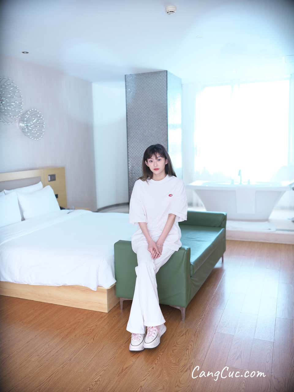 [Private Photoshoot] 希威社 – 極品 國模 私拍 4K 套圖