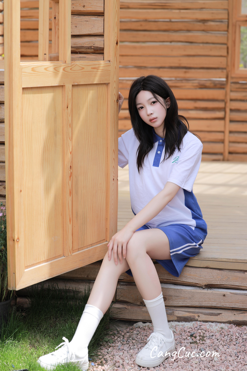 [XR Uncensored] 橙子酱Lillian – R18 秀人网模特 木屋中的JK小仙女