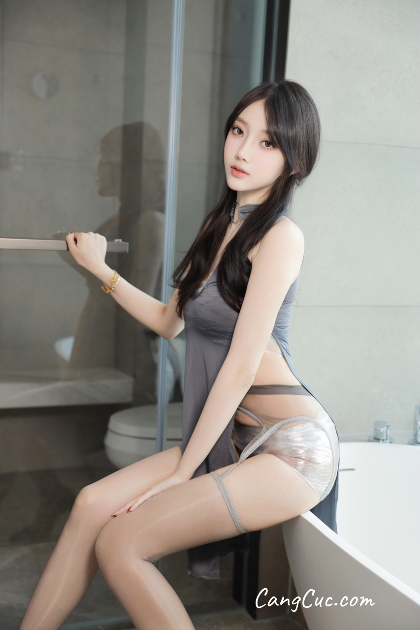 [XR Uncensored] 玥儿玥er – R18 秀人网模特 保鲜膜内衣