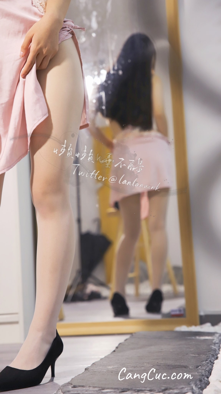 Coser@懒懒睡不醒 – 和闺蜜一起弹力摇