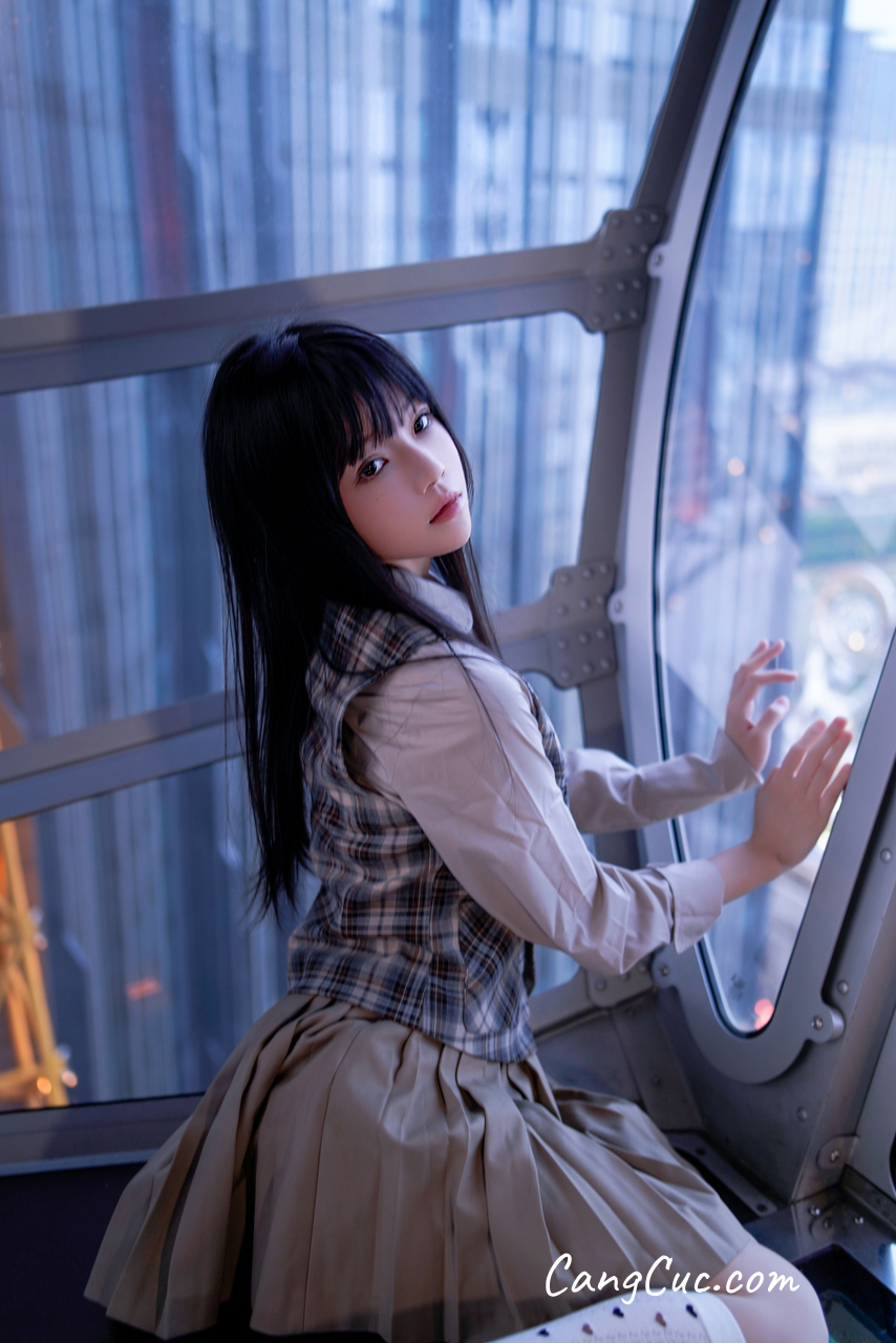 Coser@桜桃喵 – 制服摩天轮