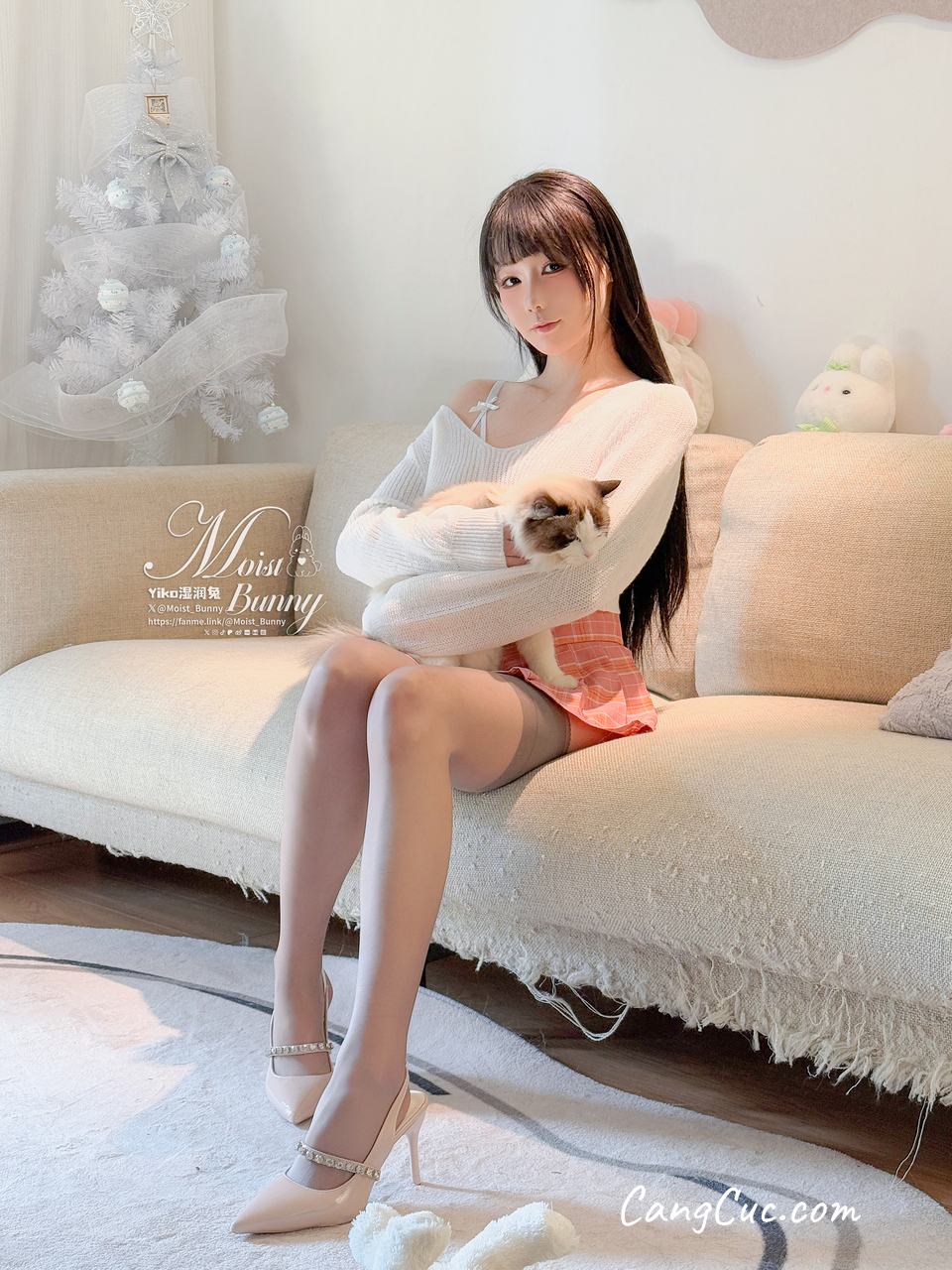 Coser@黏黏团子兔 – 情人节特辑 浪漫假日