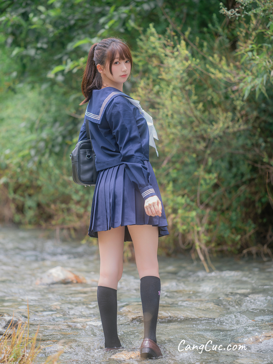 Coser@NAGISA魔物喵 – 川で水遊び