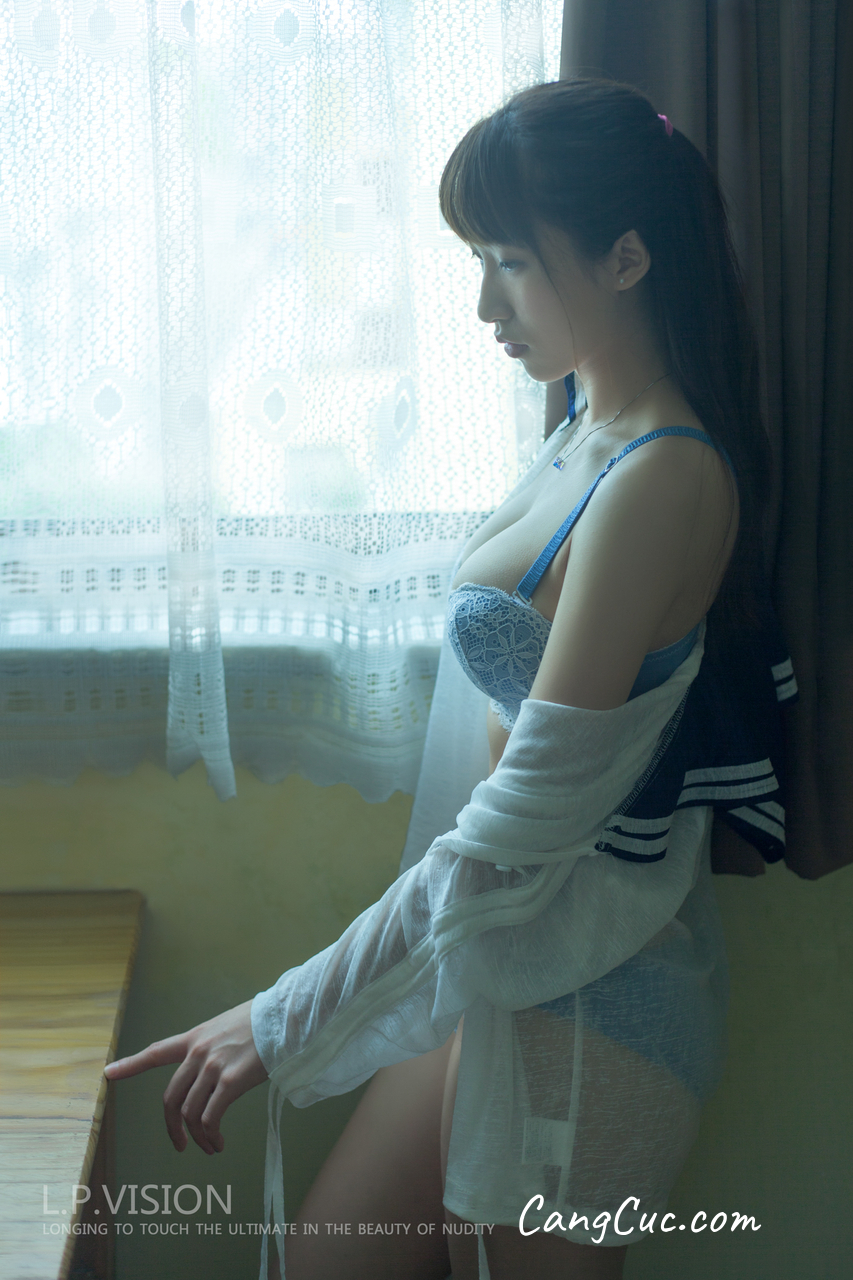L.P.VISION Photography – 窗前粉嫩的JK小姐姐