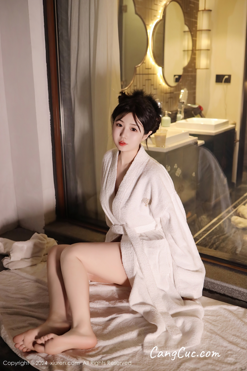 XIUREN No.8263 Chen Xiaohua (陈小花)