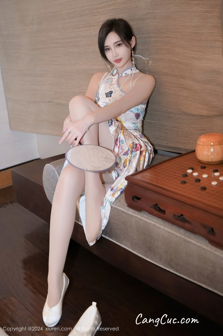 XIUREN No.8330 Zhou Yan Xi (Carol周妍希)
