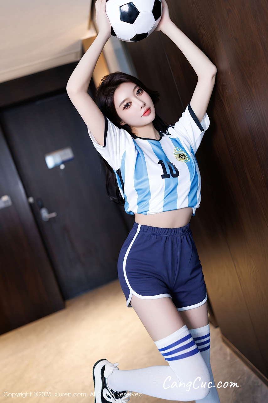 XIUREN No.9706 Yang Chen Chen (杨晨晨Yome)