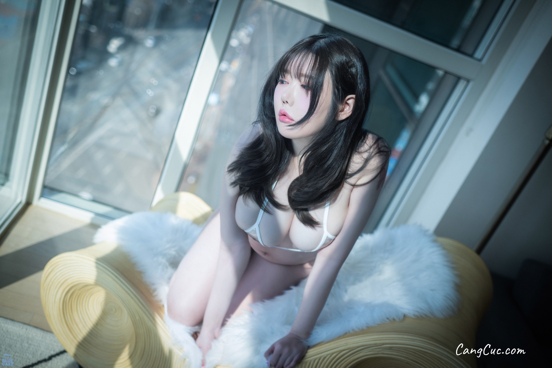 [BLUECAKE] SUA (지수아) – Vol.05 Nude Bikini White (RED+)