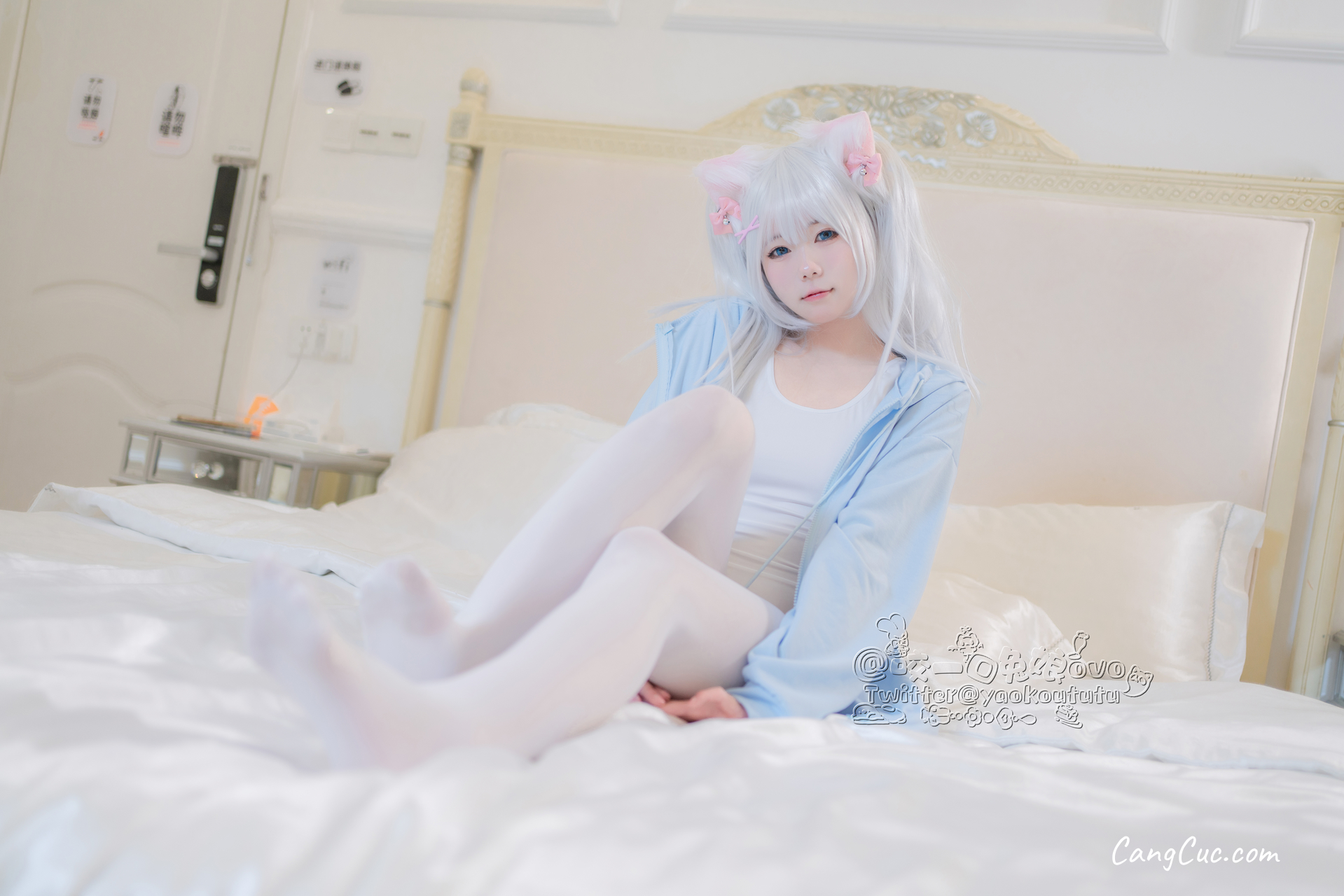 Coser@黏黏团子兔: 做你的猫