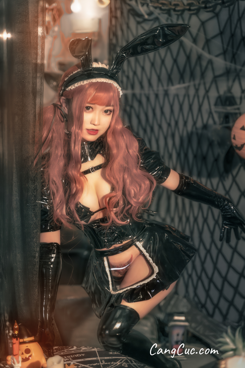 Coser@奇行家狗崽: 漆皮兔女仆