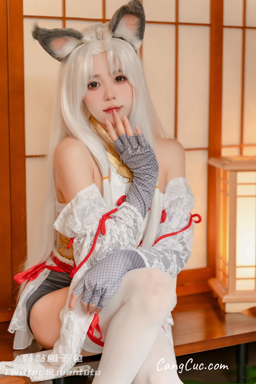 Coser@黏黏团子兔: 白丝胡桃