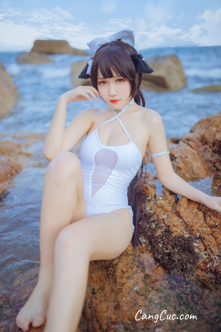 Coser@抖娘 & 利世 抖娘×不呆猫 獒犬海边泳装