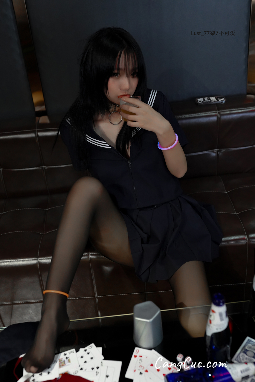 Coser@柒柒要乖哦 – 反差JK少女