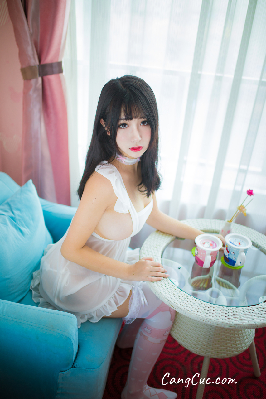 Coser@Mao Jiu Jiang Sakura (猫九酱Sakura) – 刀舞
