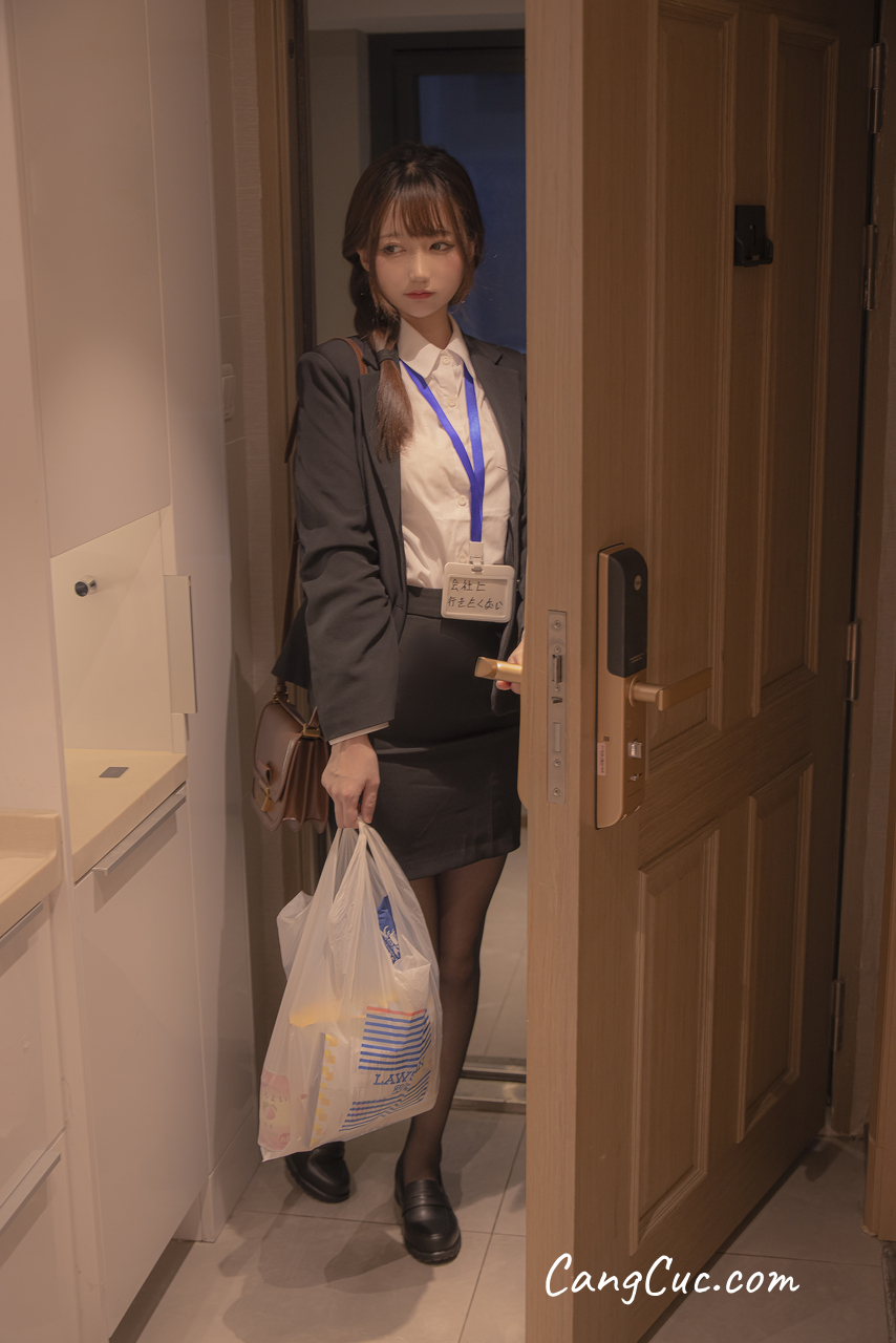 Coser@NAGISA魔物喵 – 醉酒的办公室女郎