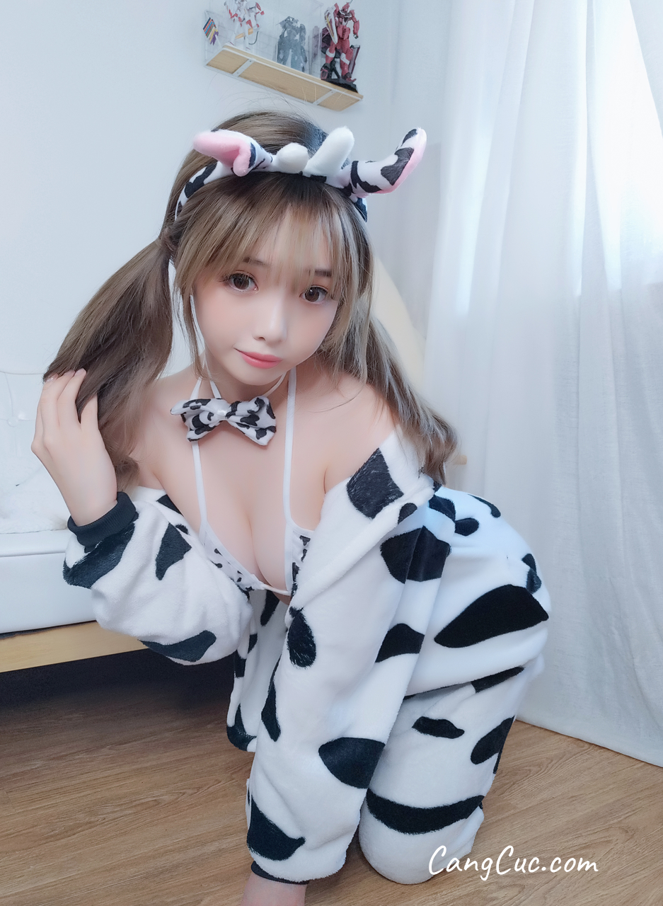 Coser@雯妹不讲道理 No.024: 小奶牛