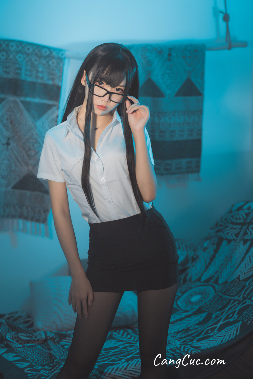 Coser@面饼仙儿 No.042 黑丝OL
