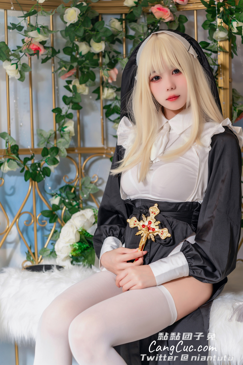 Coser@黏黏团子兔: Nun 修女