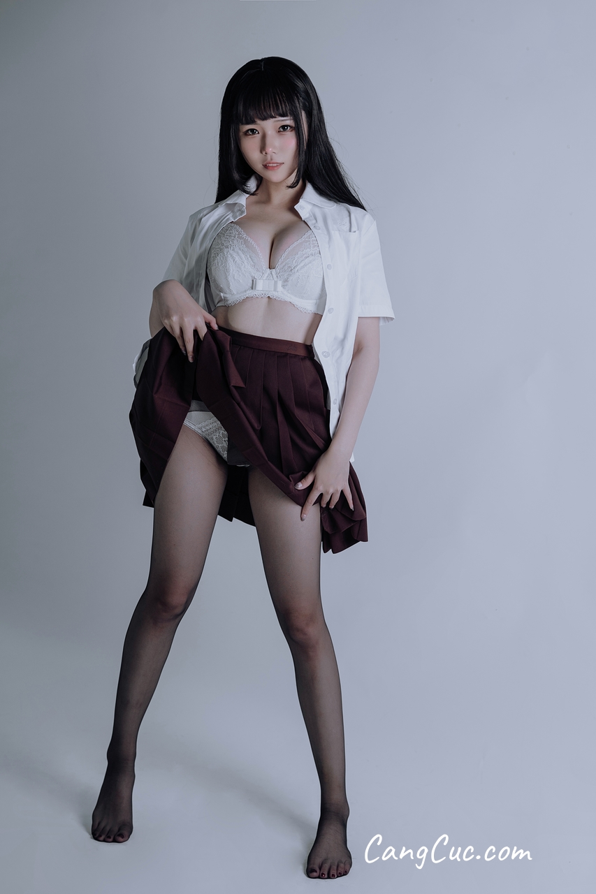 Coser@七月喵子 (qiyuemiaozi) No.011: 黑丝jk
