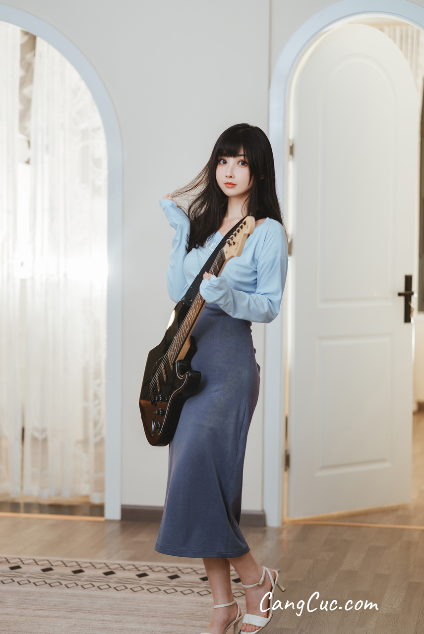 Coser@rioko凉凉子 Vol.074: 吉他妹妹系带裙