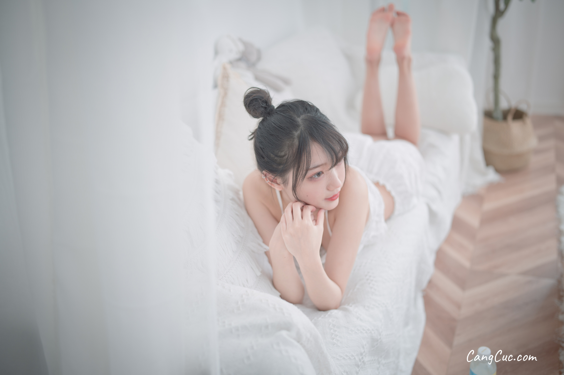Coser@周叽是可爱兔兔 Vol.015: 白色睡衣