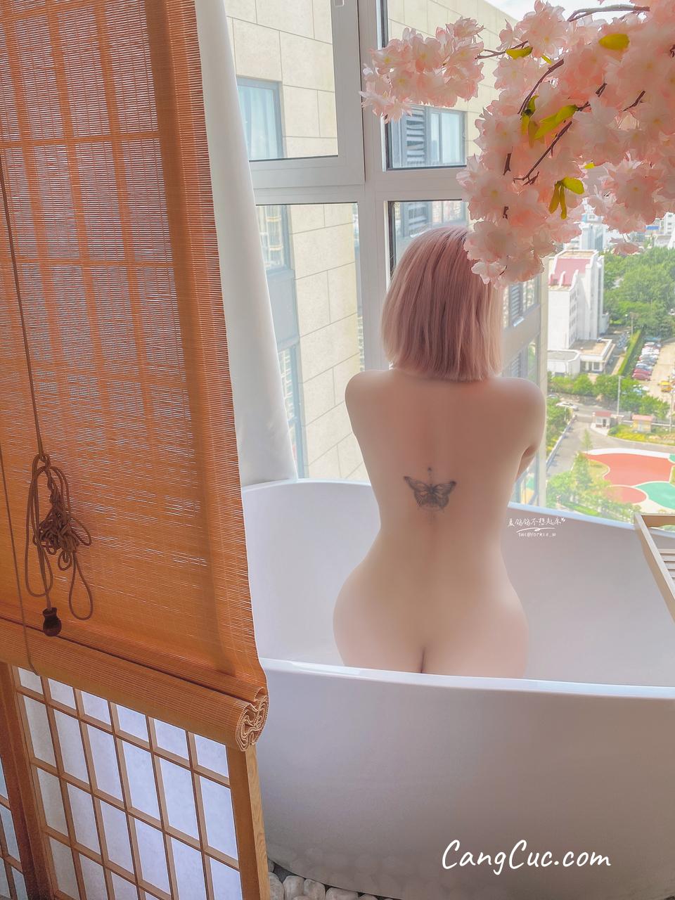 Coser@夏鸽鸽不想起床 Vol.022: 浴缸