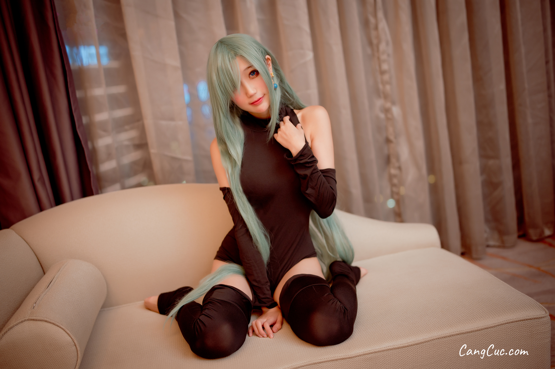 Coser@周叽是可爱兔兔 Vol.034: 伊丽莎白连体衣