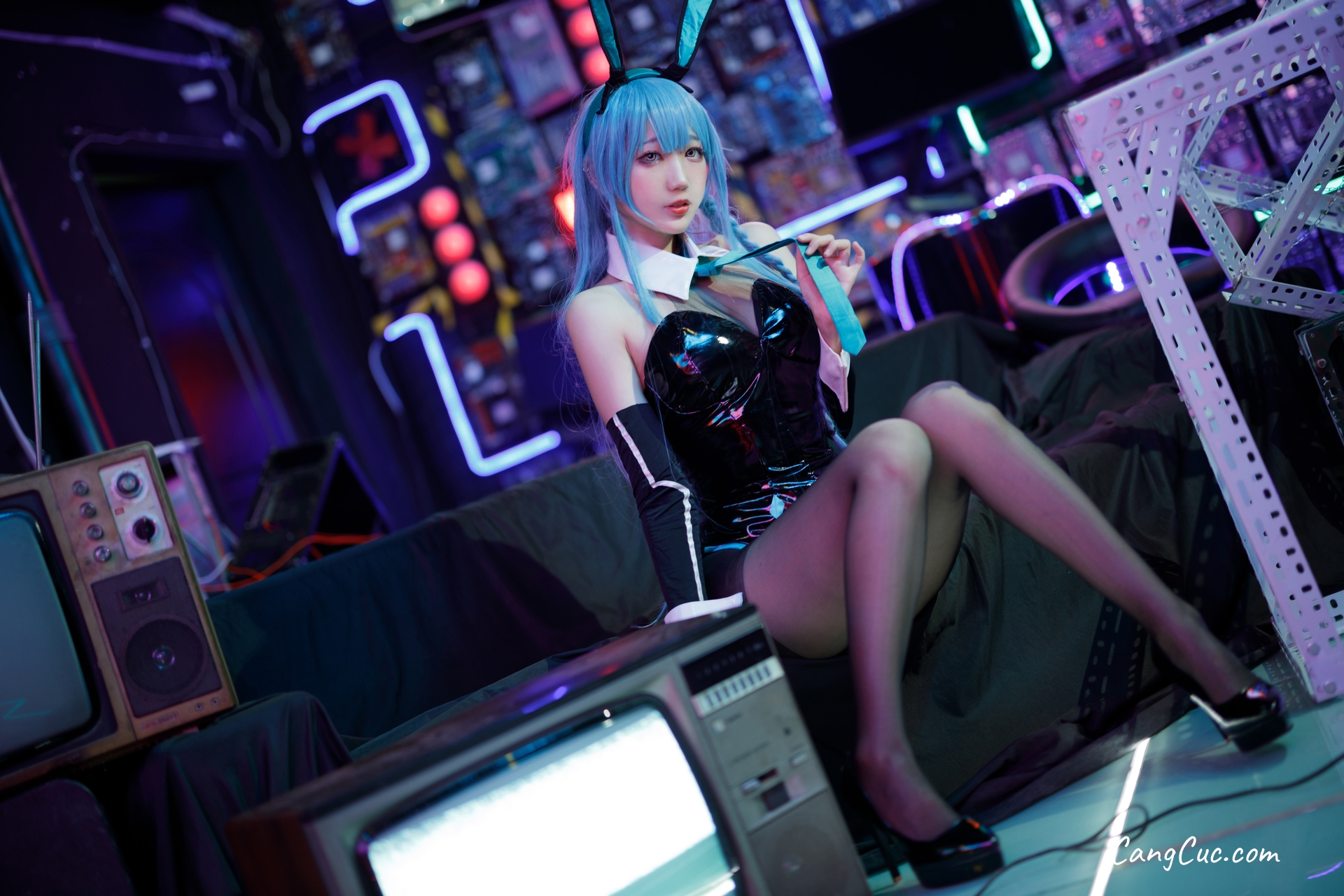 Coser@周叽是可爱兔兔 Vol.039: 树城兔女郎