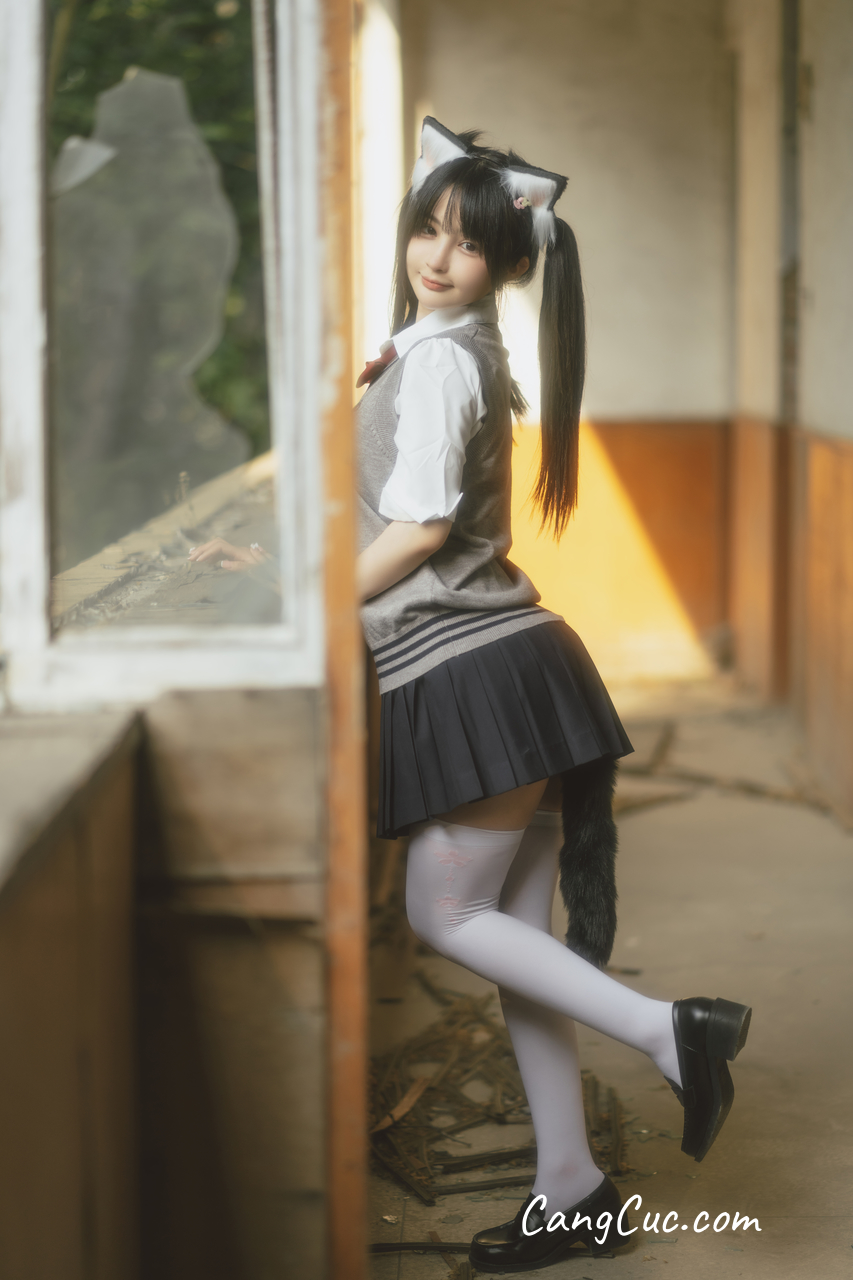 Coser@桜井宁宁 Vol.053: 废墟jk