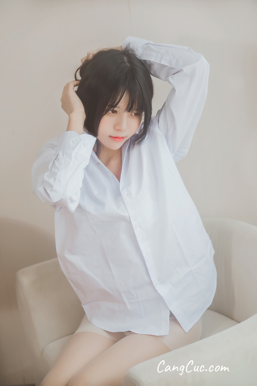 Coser@桜桃喵 Vol.072: 白衬衫散发