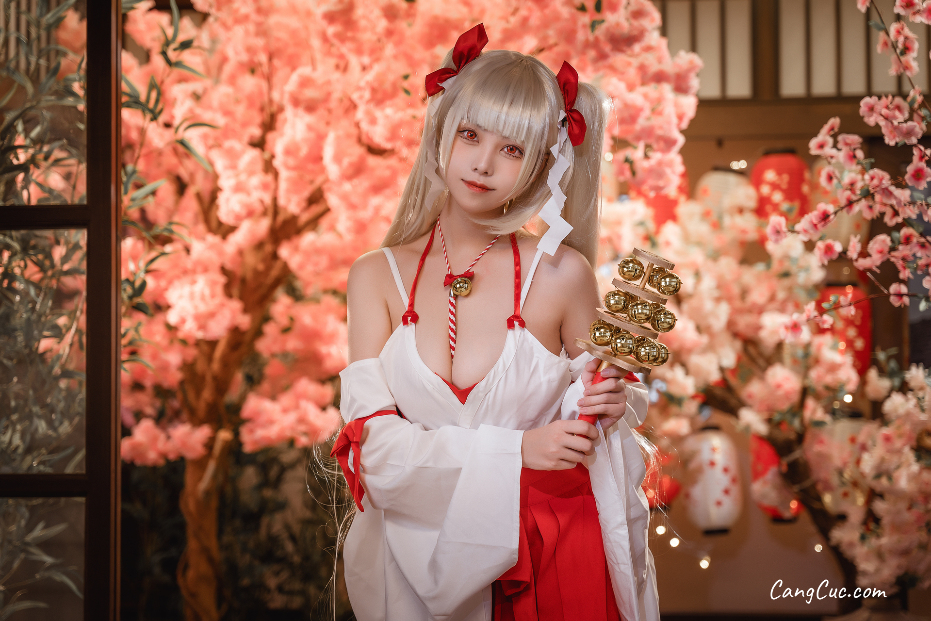 Coser@蜜汁猫裘 Vol.084: 可畏巫女