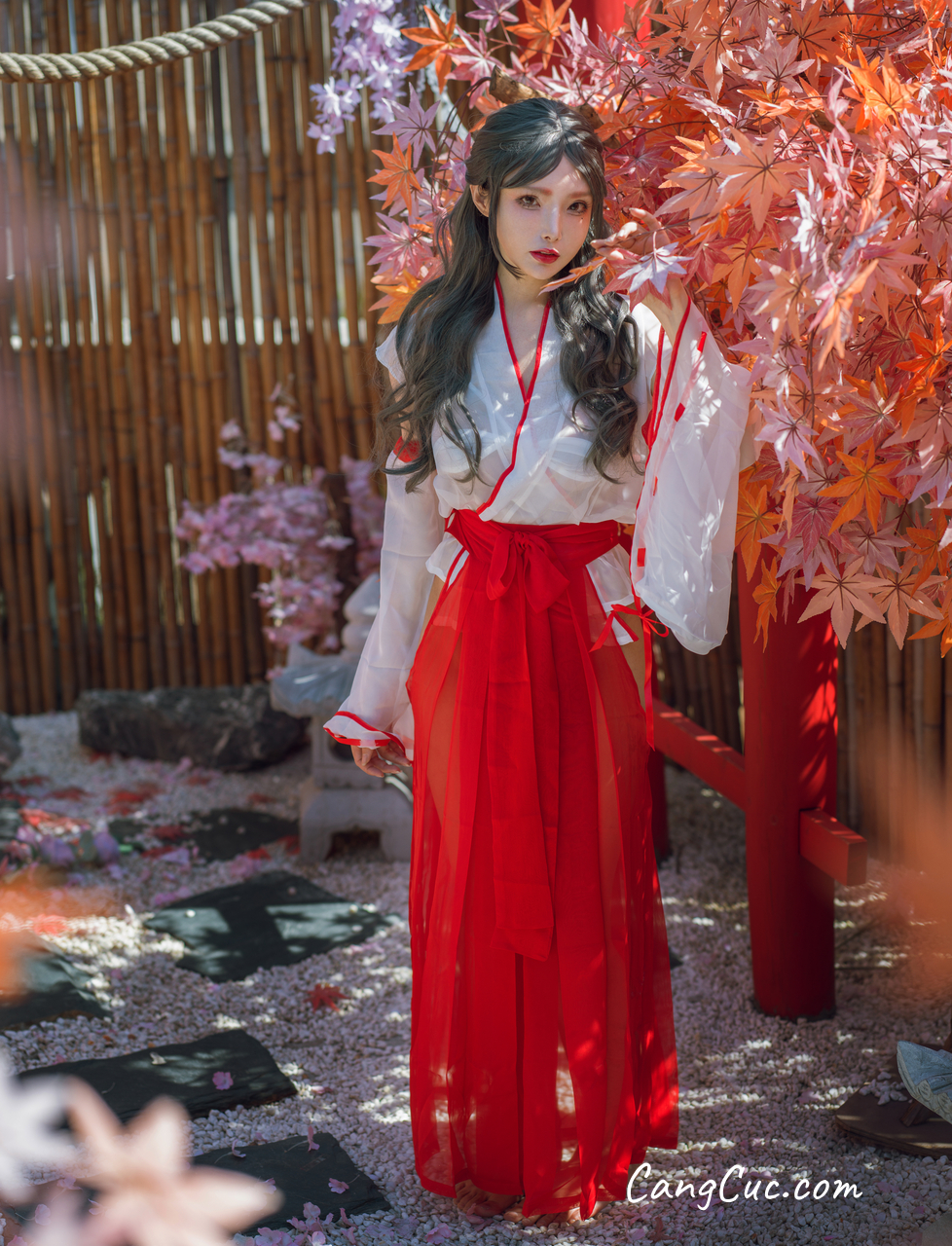 Coser@Xia Xiao Qiu Qiu Qiu (夏小秋秋秋) – 汤池巫女