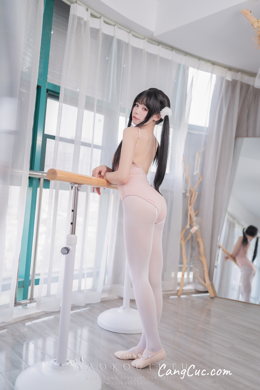 Coser@黏黏团子兔 – 来不及的舞蹈课