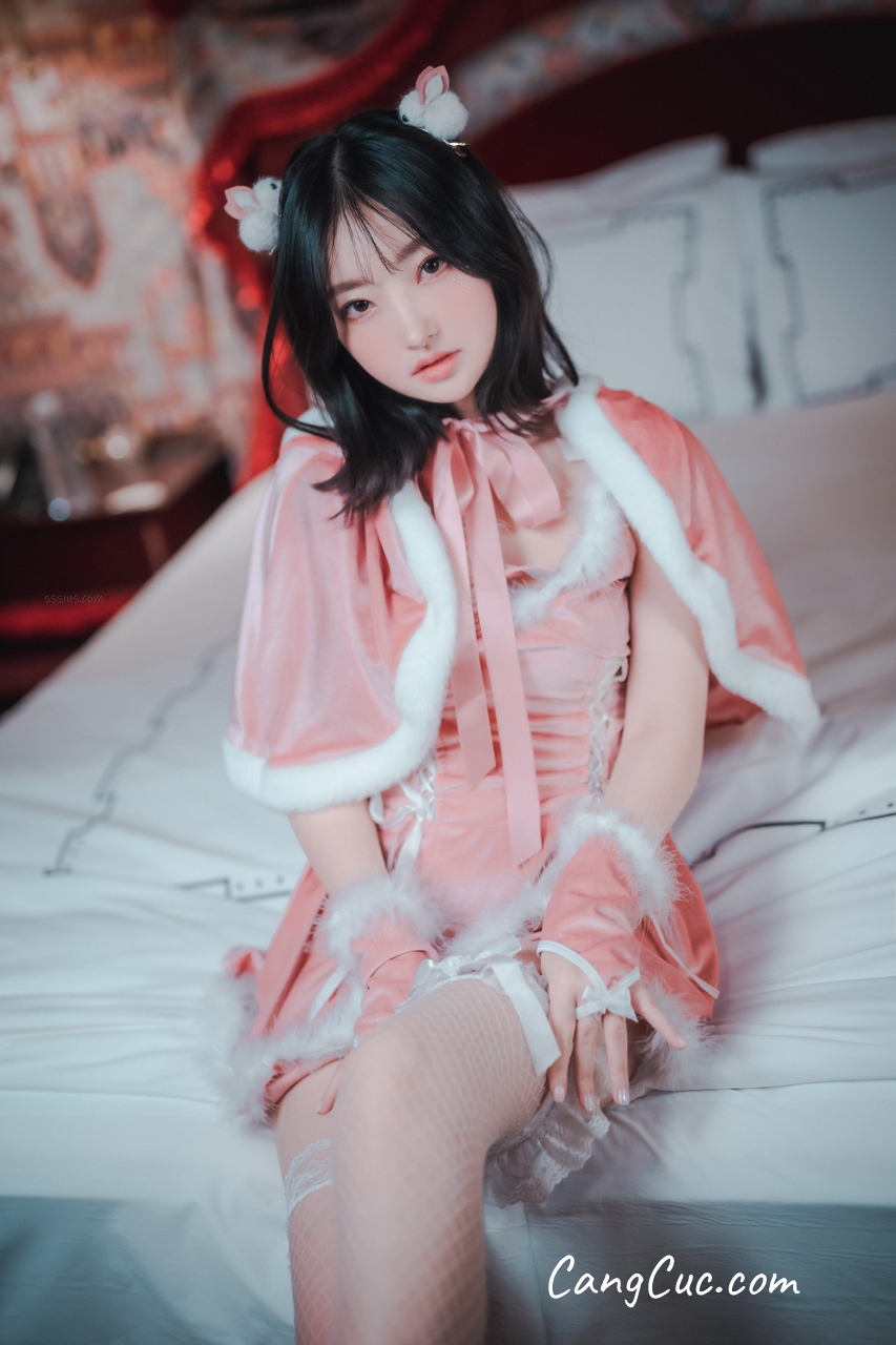 DJAWA Photo – HaNari (하나리): “Christmas Special”
