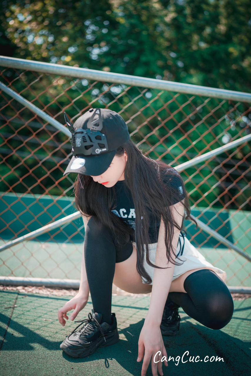DJAWA Photo – Jeong Jenny (정제니): “Classic Athletic Girl in Navy Blue”
