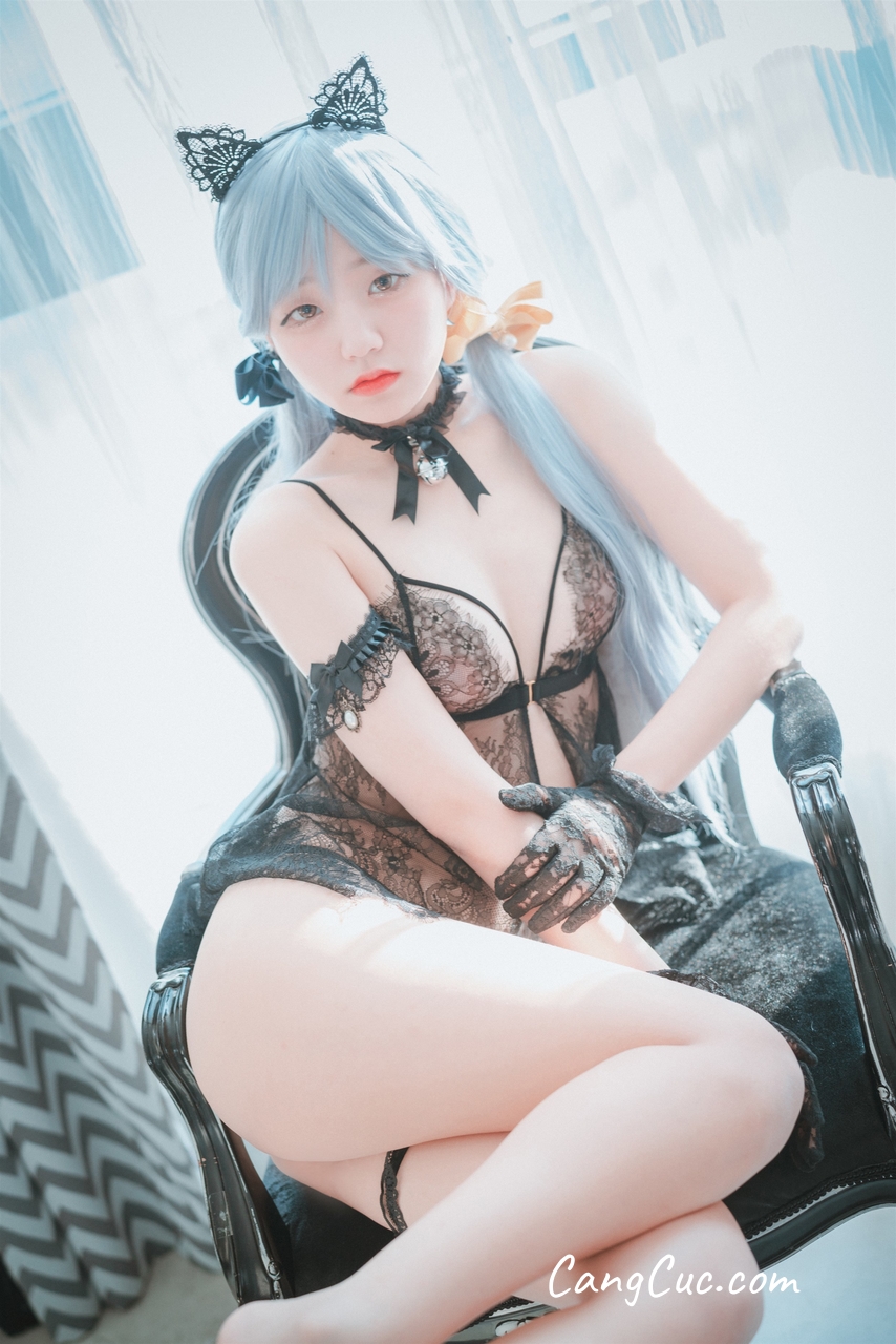 DJAWA Photo – Jeong Jenny (정제니): “Schwarz und Wei Katzenmädchen”