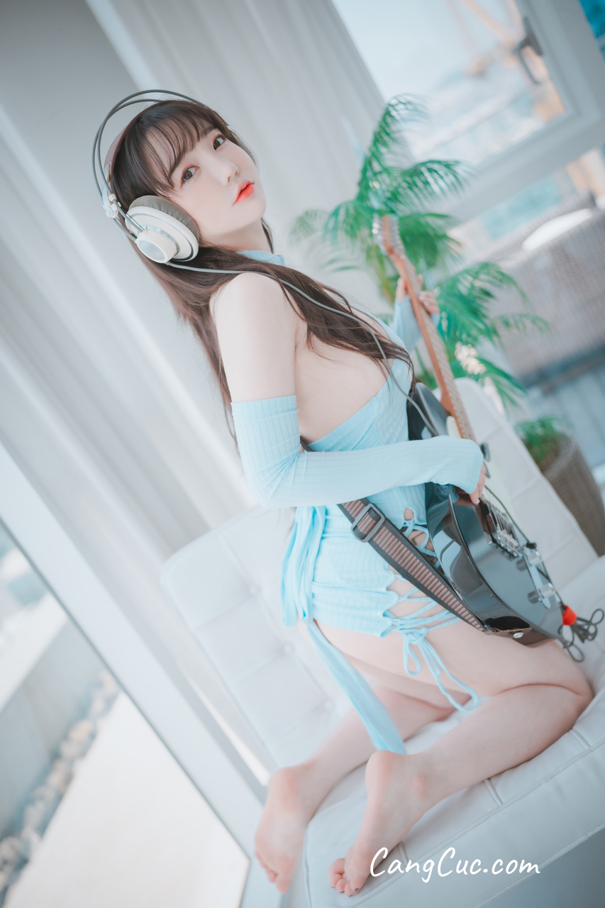 DJAWA Photo – Son Ye-Eun (손예은): “Ms. Slowhand”