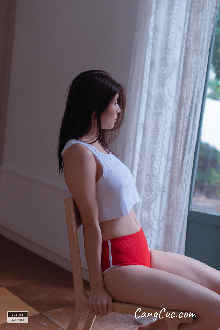 LEEHEE EXPRESS – LEHF-032: Min.E (민이)