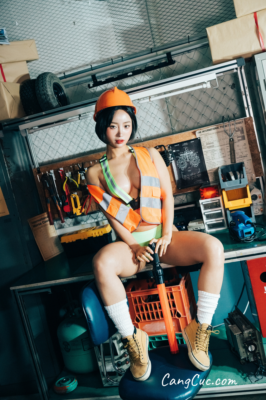 [Loozy] Booty Queen – Naked Worker (+S.Ver)