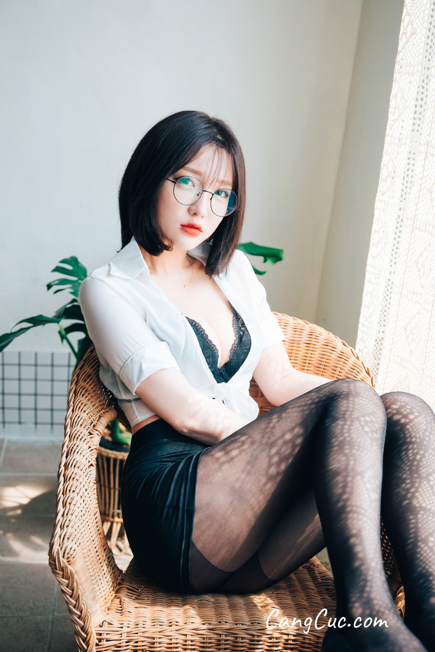[Loozy] Officegirls Vacation Vol.1: Son Ye-Eun (손예은)