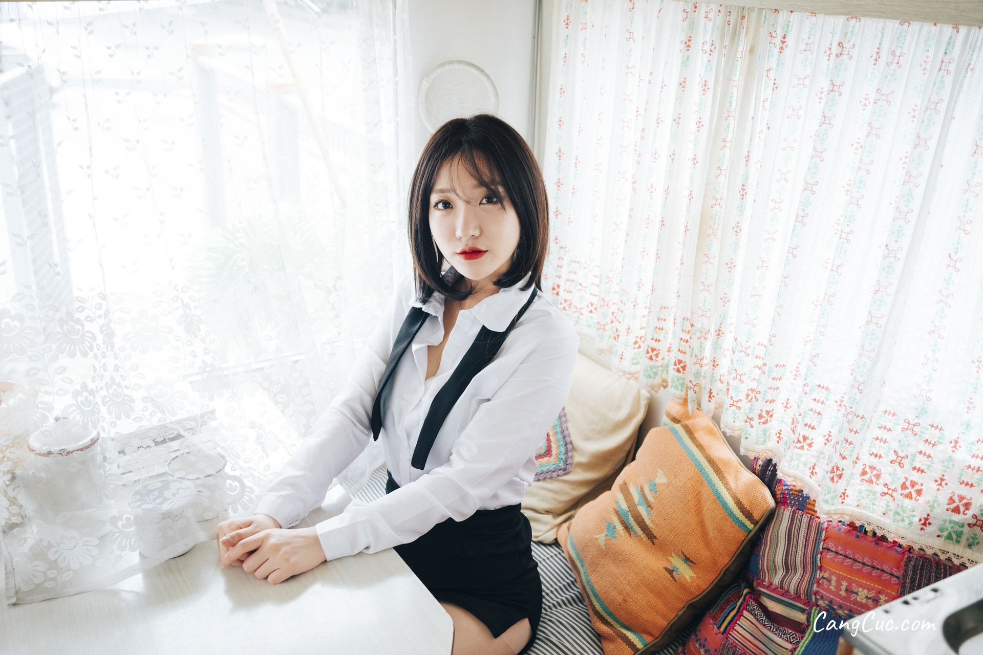 [Loozy] Officegirls Vacation Vol.2: Son Ye-Eun (손예은)