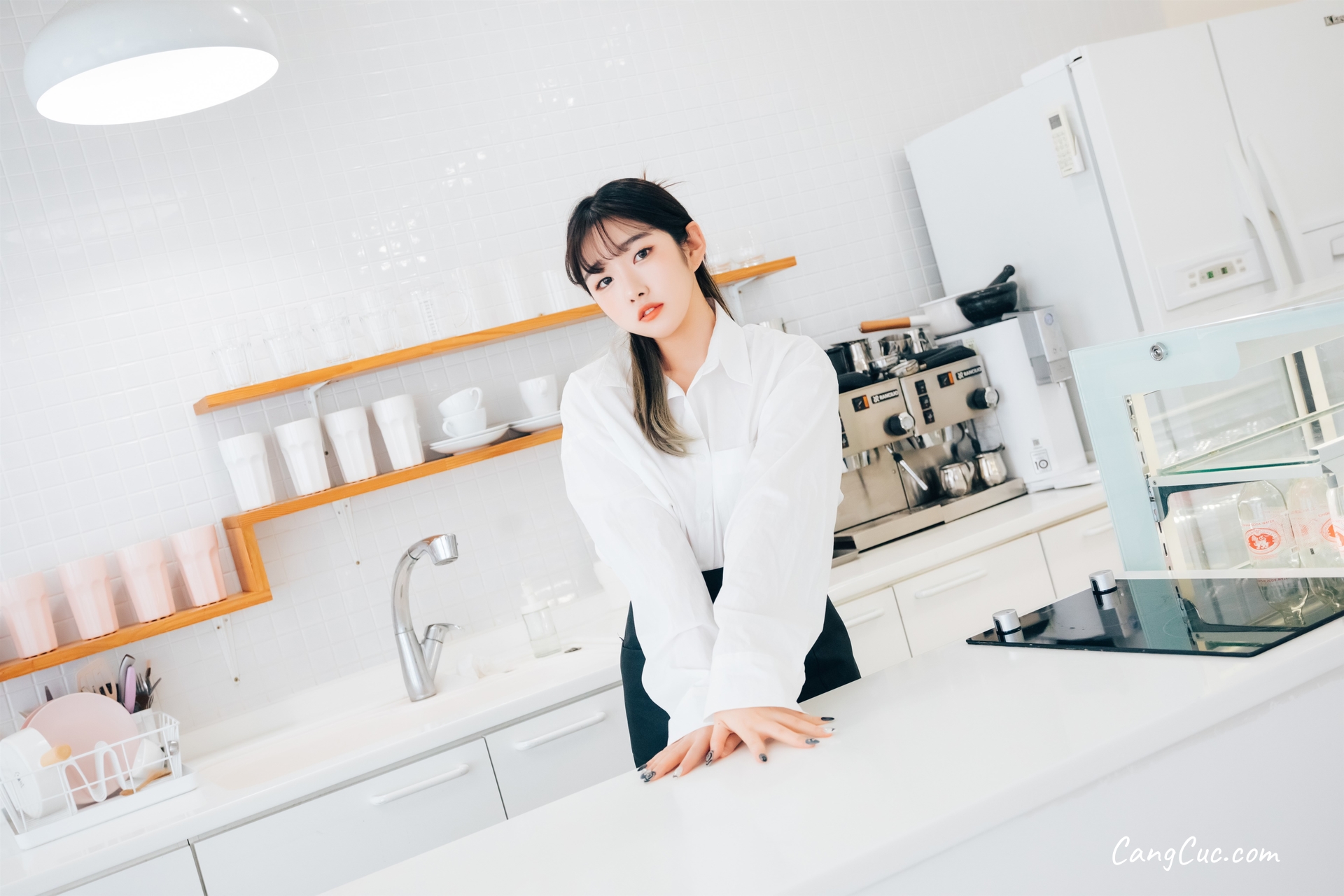 [Loozy] Sonson (손손): Nude Apron