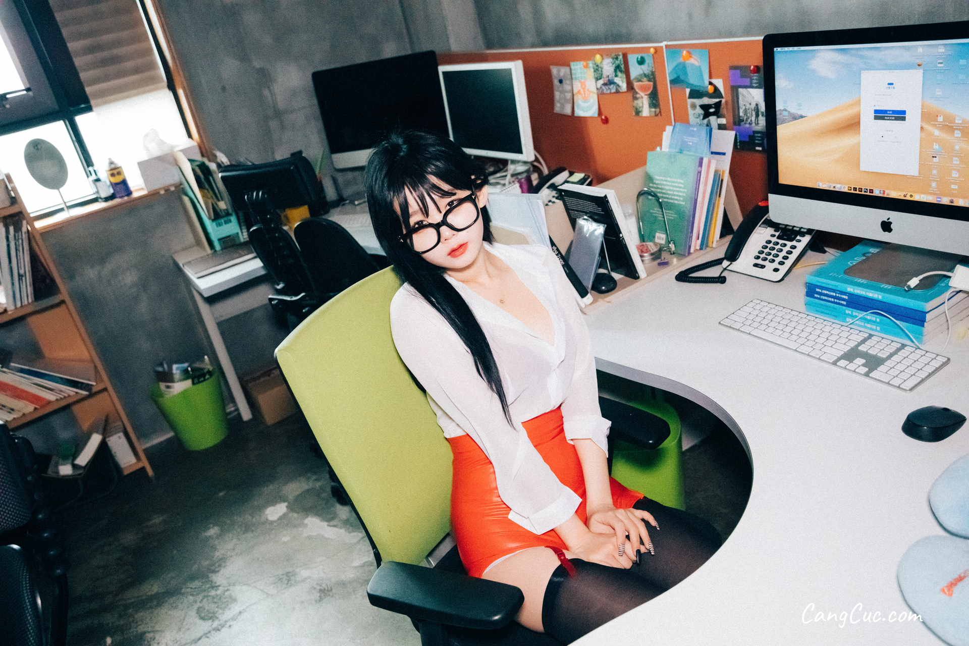 [Loozy] Zia (지아) – Office slave