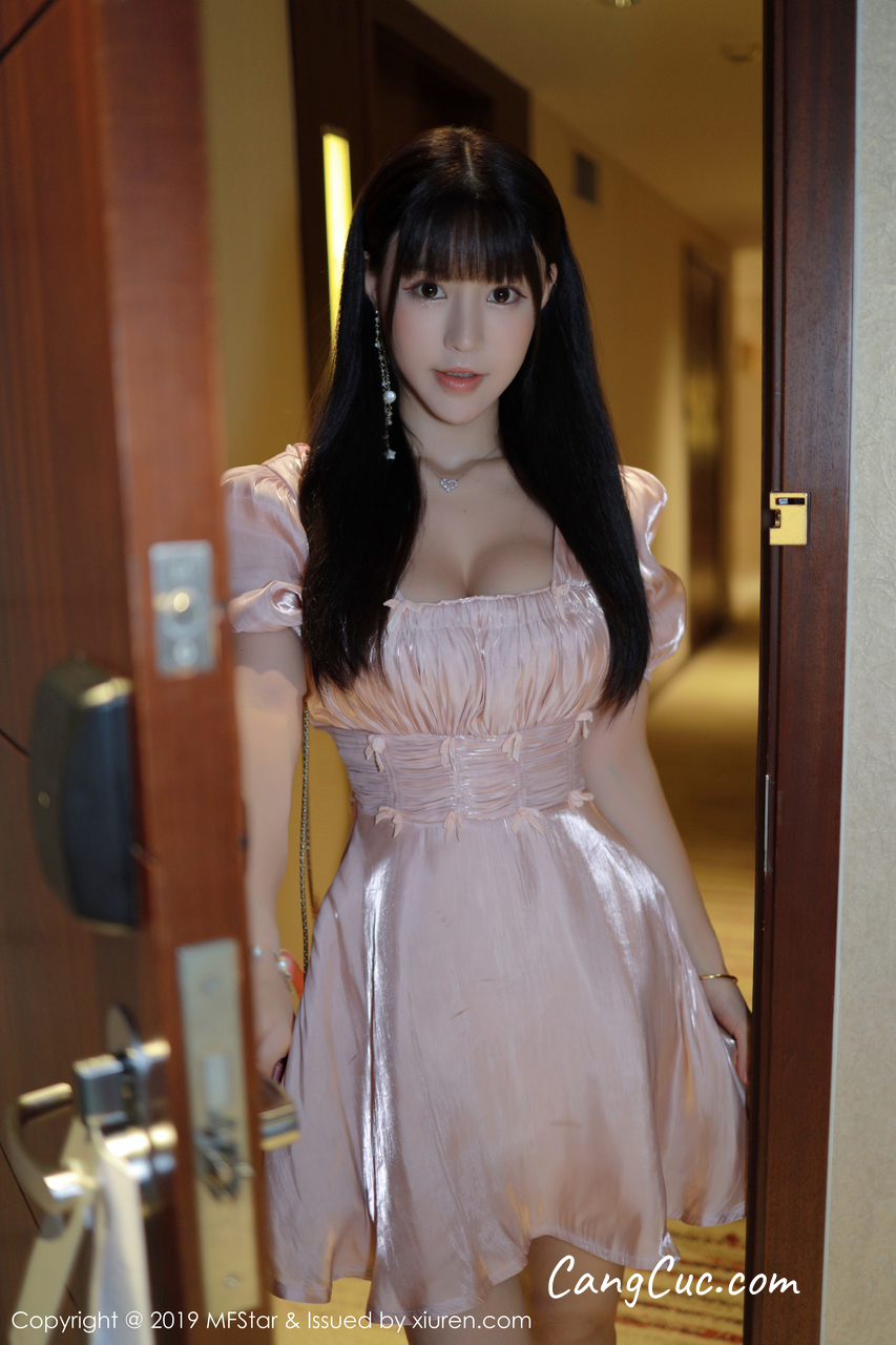 MFStar Vol.217: Zhu Ke Er (Flower朱可儿)