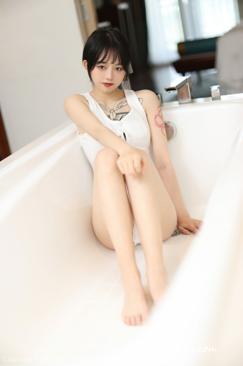 MFStar Vol.496: Nai Ping Zi (奶瓶子)