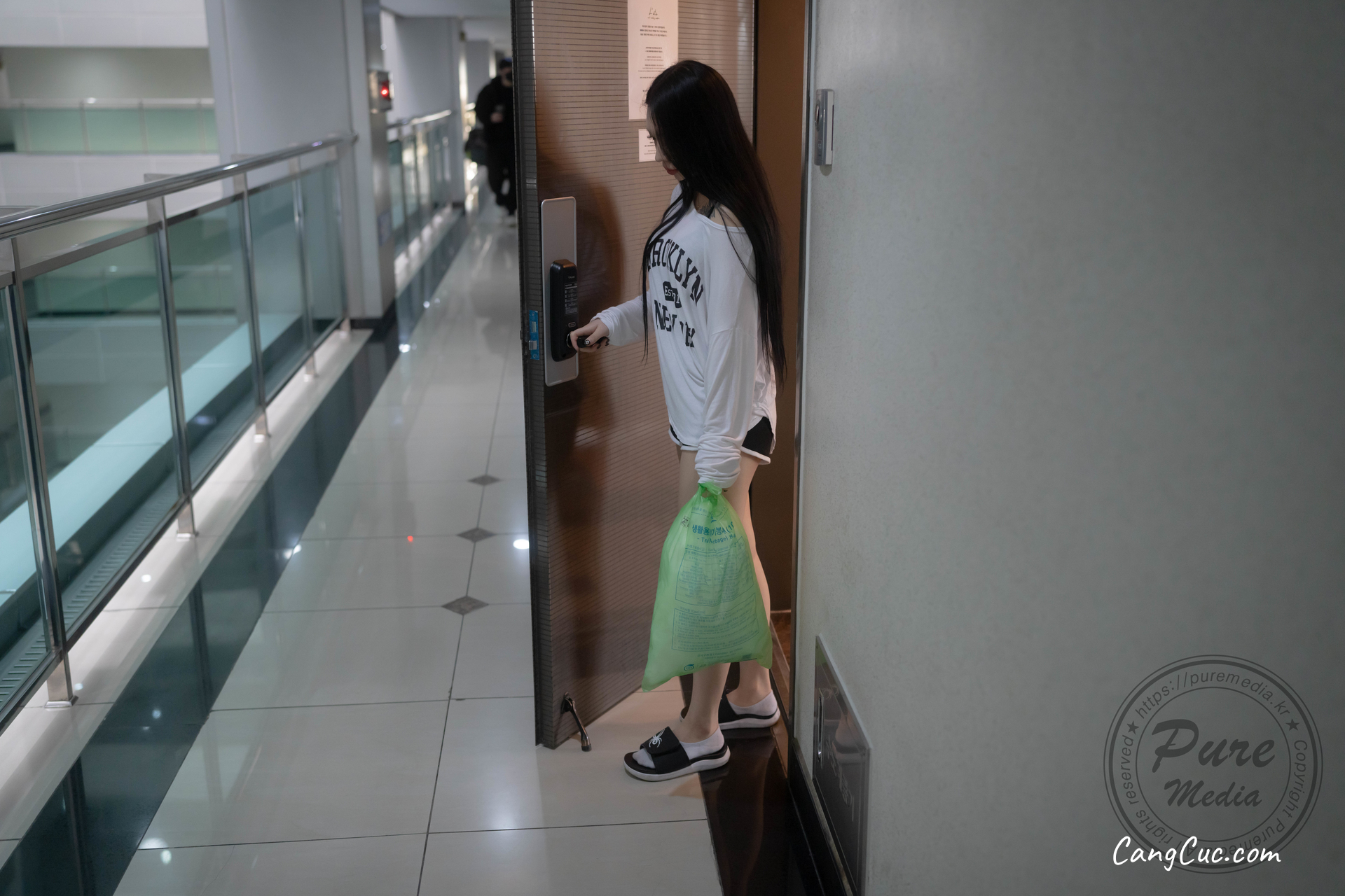 Pure Media Vol.231: Yeon Hwa (연화) – Visit The Girl Next Door