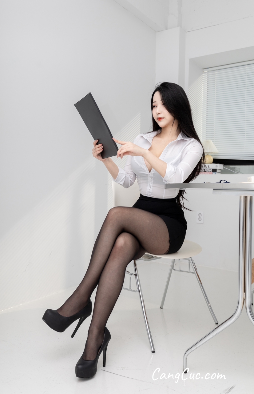 [PUSSYLET] Vol.38: Seolhwa (설화) – Office
