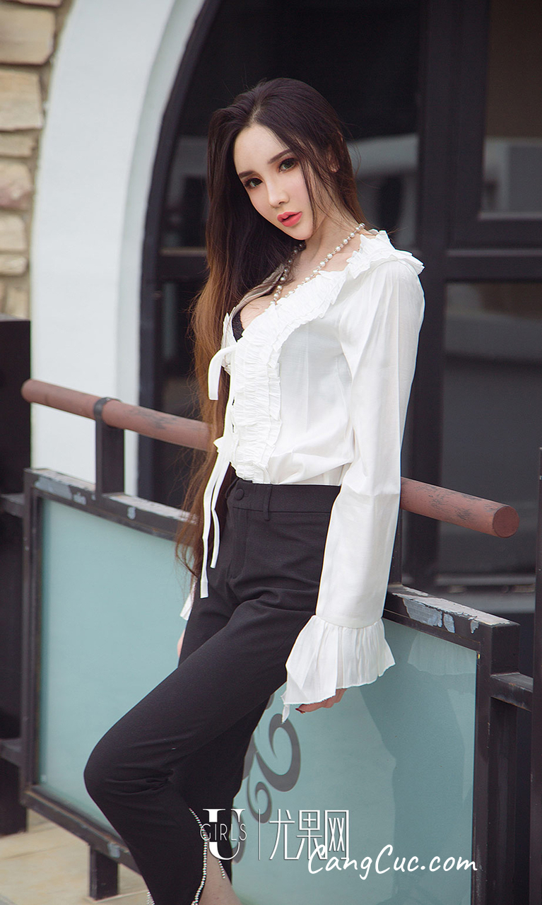 UGIRLS – Ai You Wu App No.1238: Người mẫu A Yi Nu Er Wa Ya (阿依努尔瓦娅)