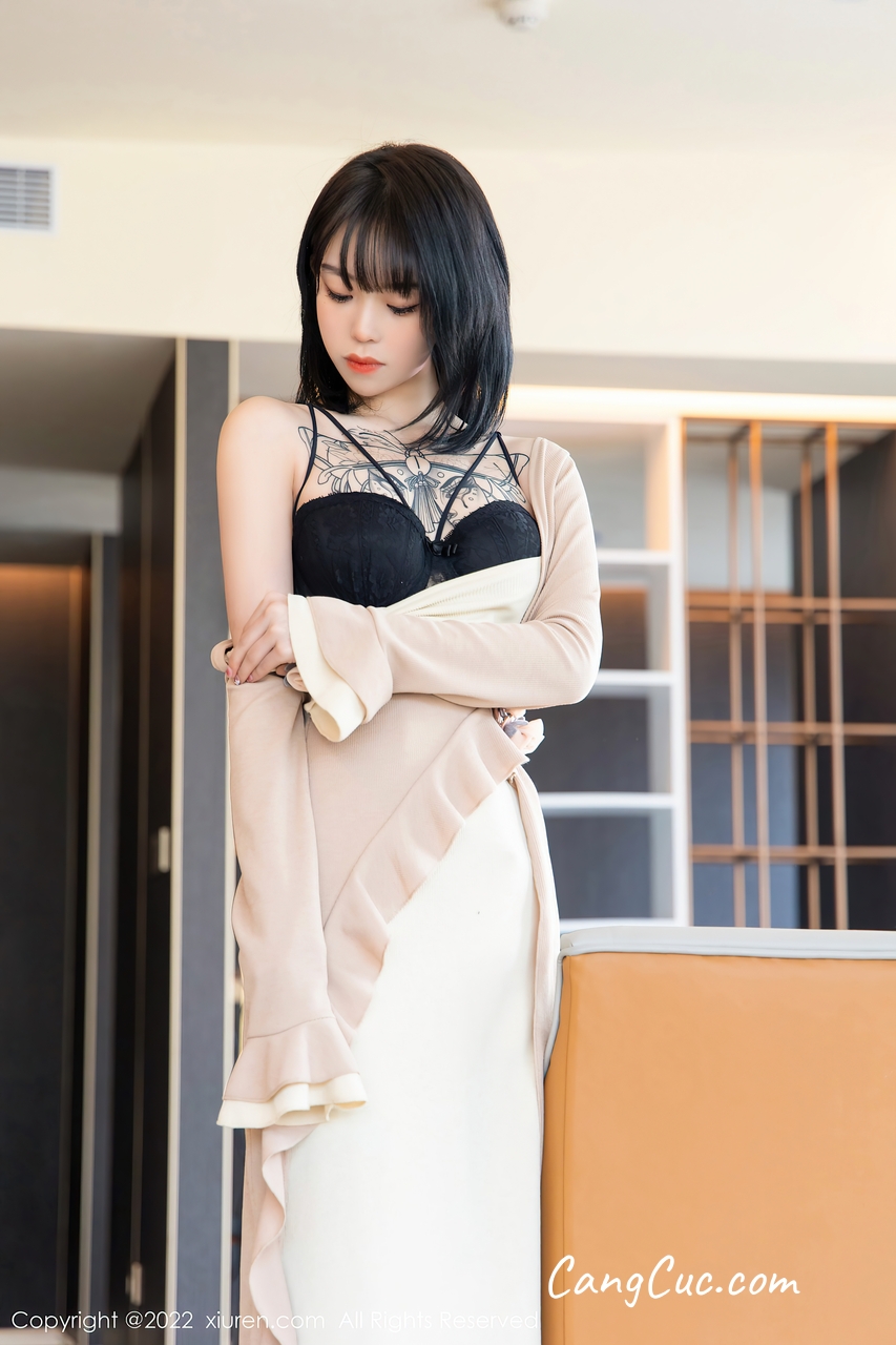 XIUREN No.4700: 奶瓶